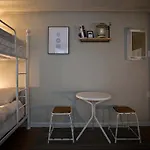 Travel Holic Guesthouse