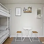 Travel Holic Guesthouse