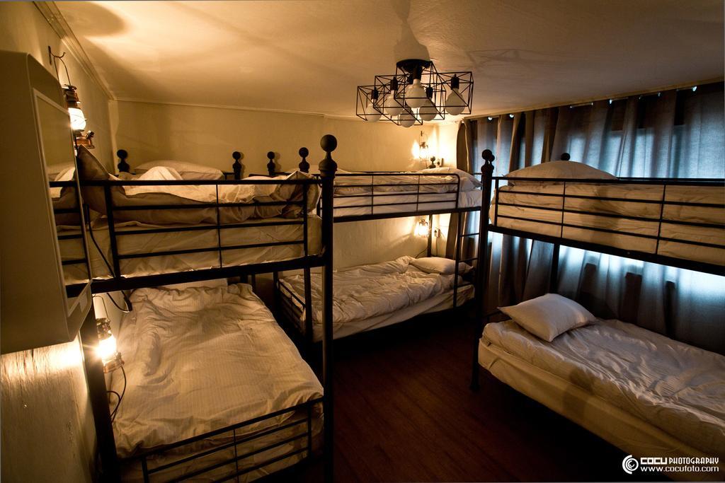 Travel Holic Hostel